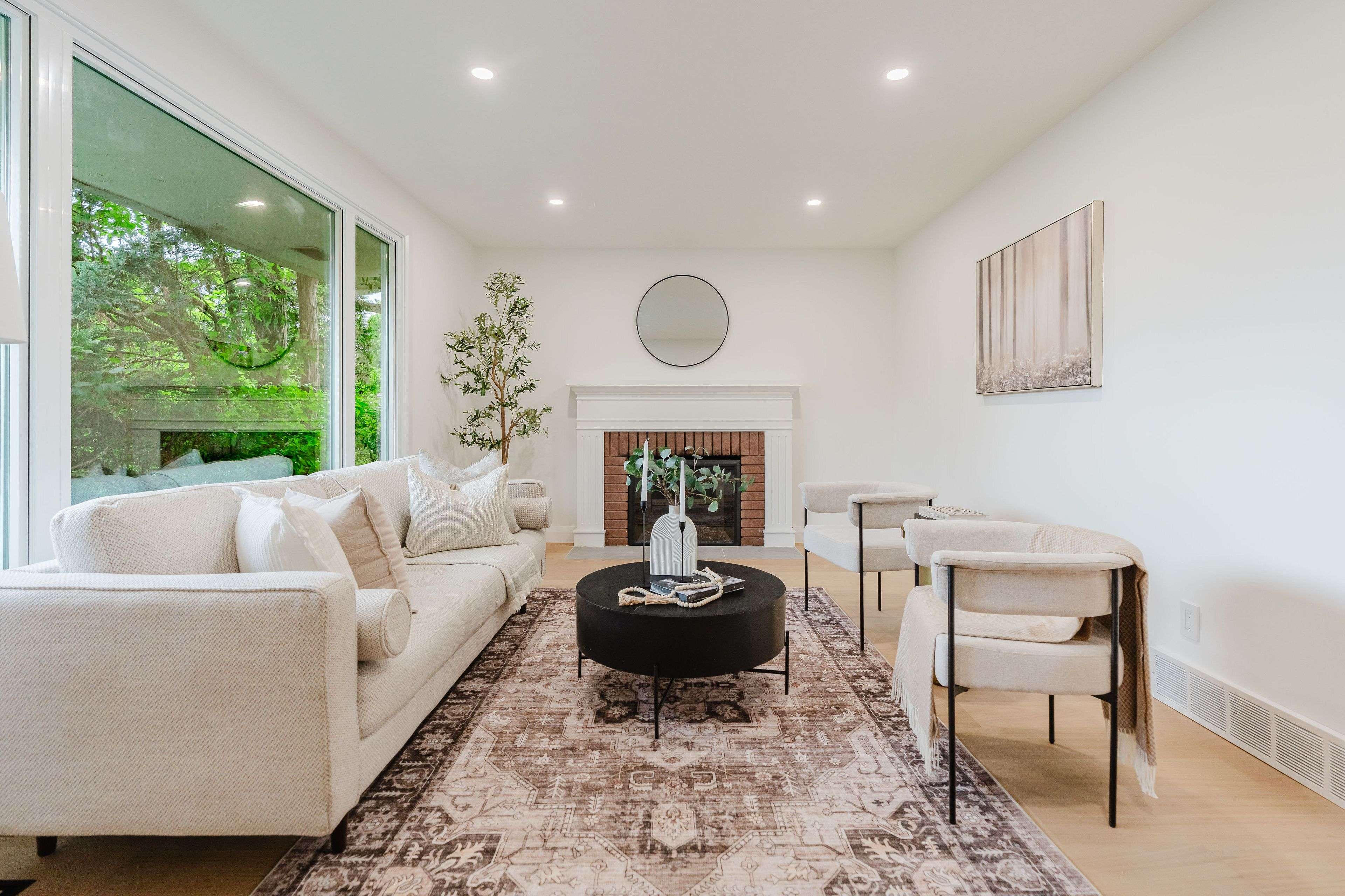 825 De Salaberry ST, Beacon Hill North - South And Area, ON K1J 6Y5