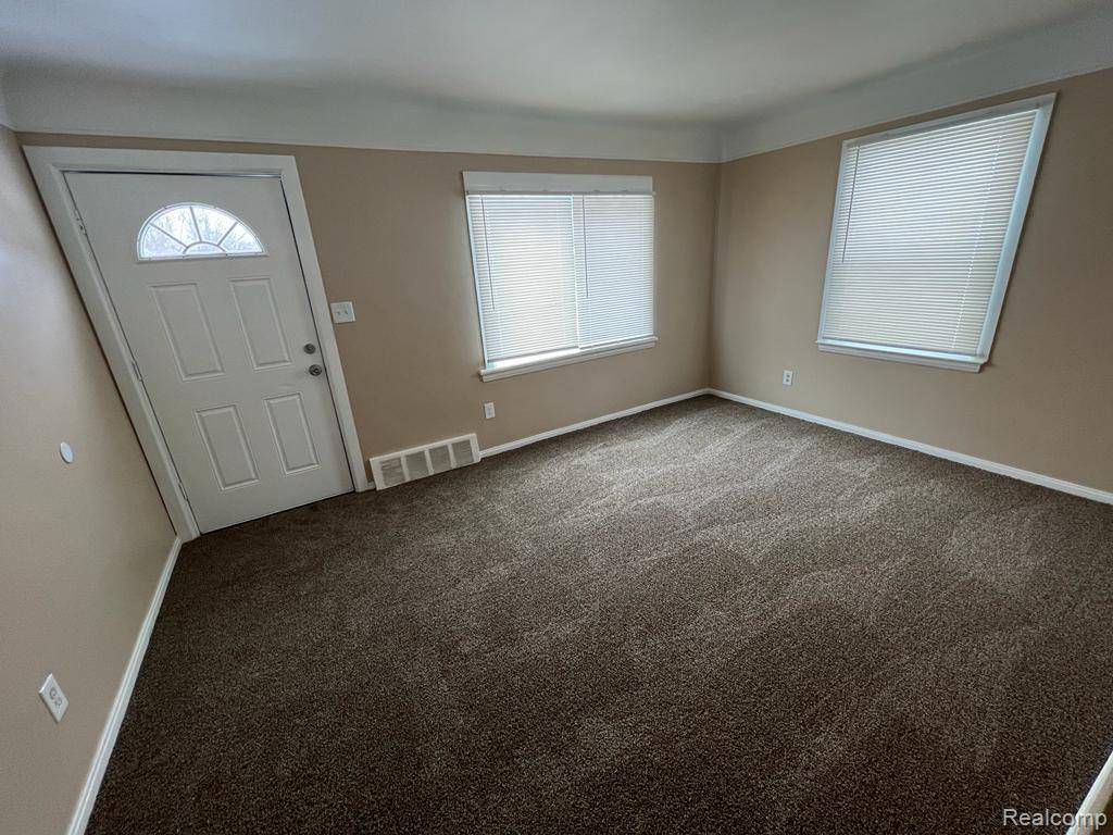8316 Piedmont ST, Detroit, MI 48228