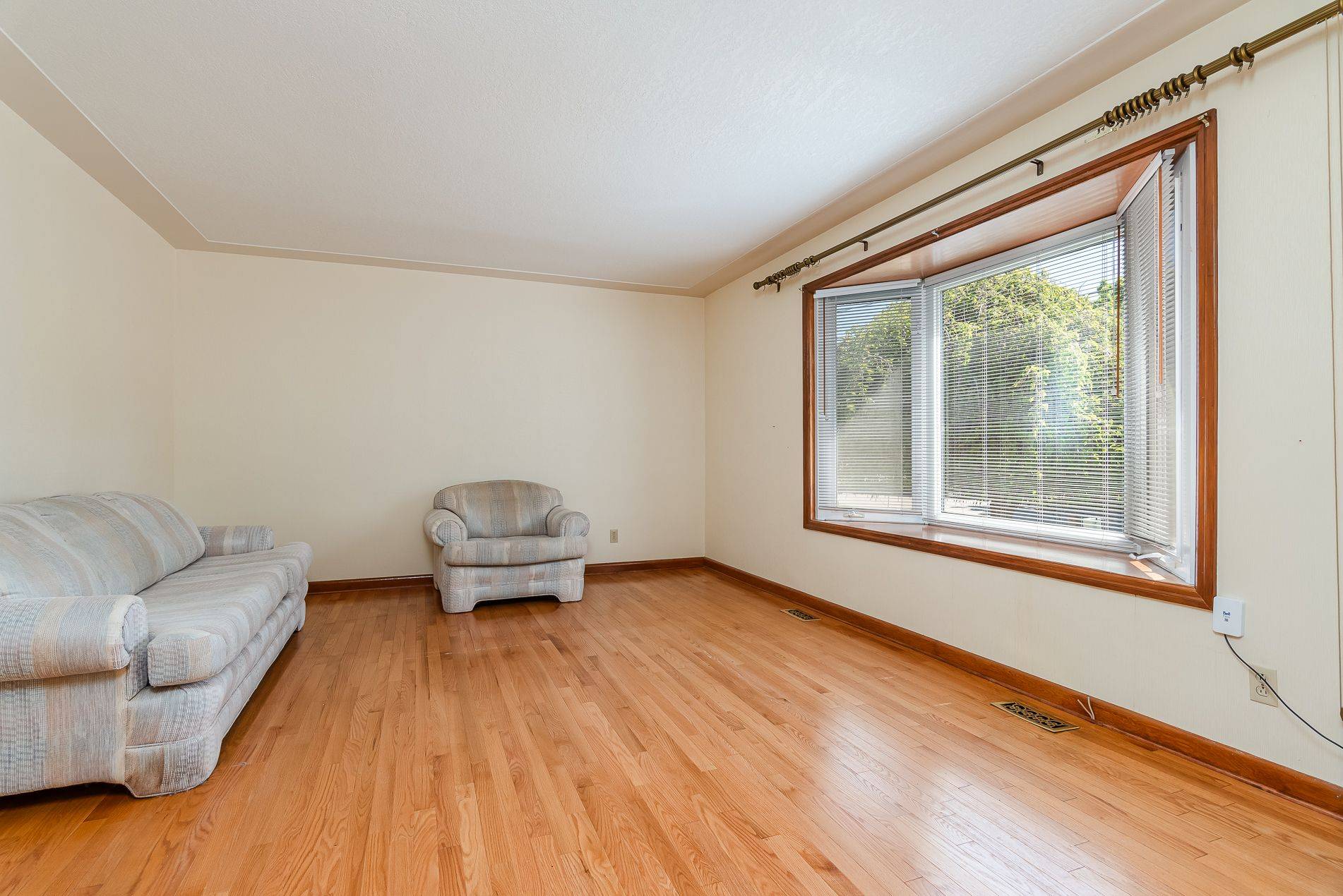 93 Plymouth RD, Kitchener, ON N2G 3G7