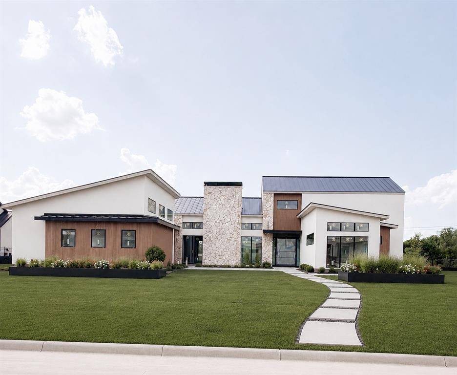 319 Longview Place, Heath, TX 75032