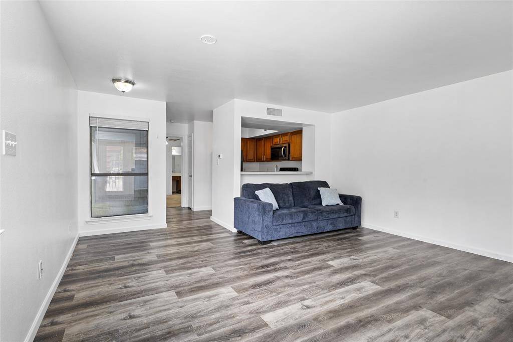 9831 Walnut Street #113, Dallas, TX 75243