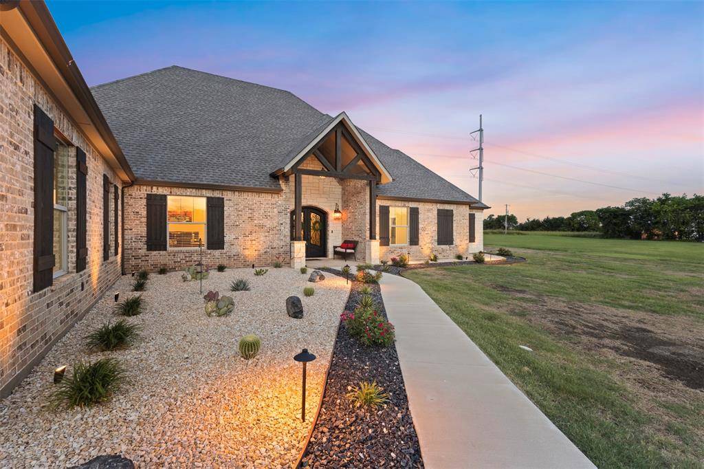 10078 Farmington Road, Van Alstyne, TX 75495