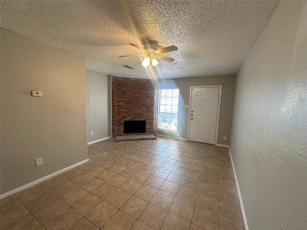 9447 Olde Towne Row, Dallas, TX 75227