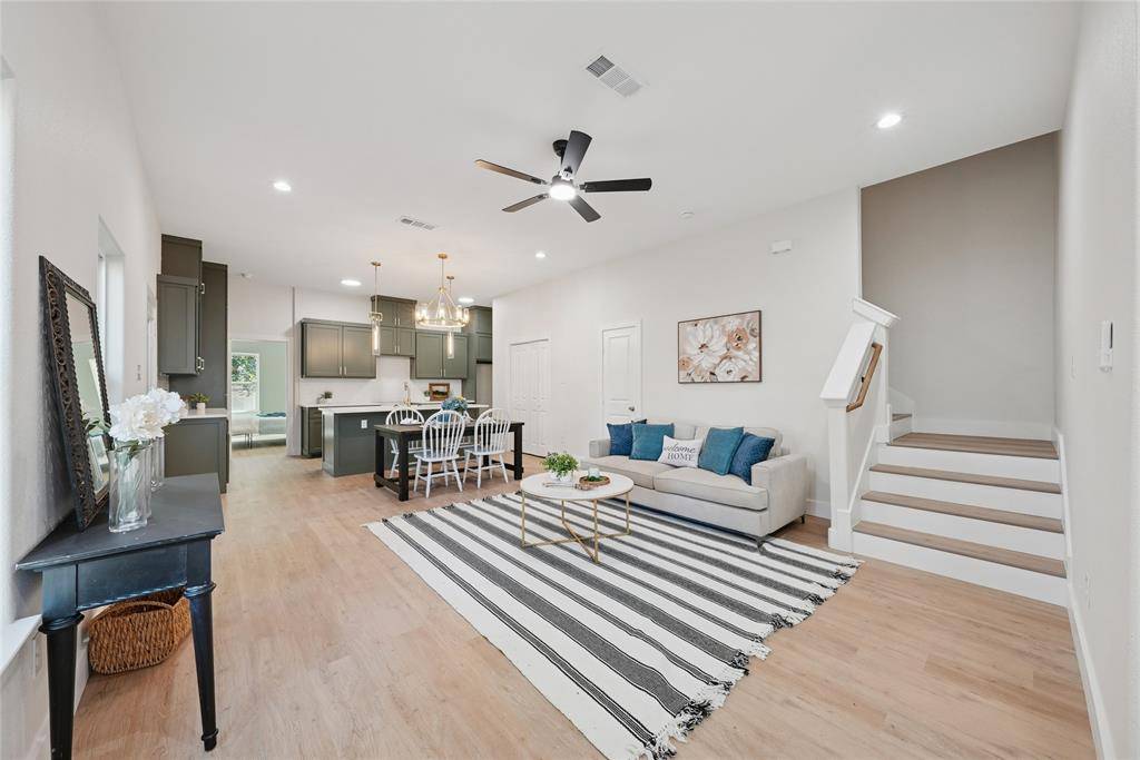 830 Stamps Avenue, Fort Worth, TX 76114
