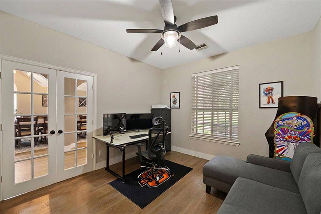 1910 Skipaway Drive, Rowlett, TX 75088