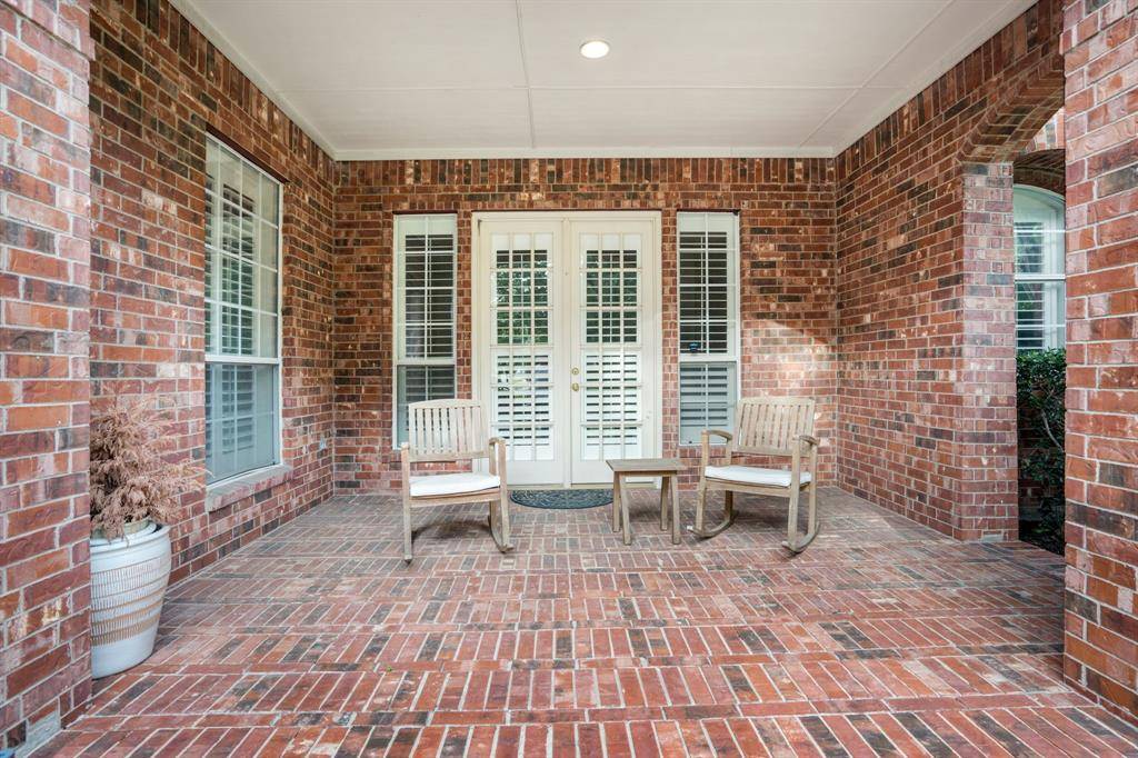 1027 Sir Lancelot Circle, Lewisville, TX 75056