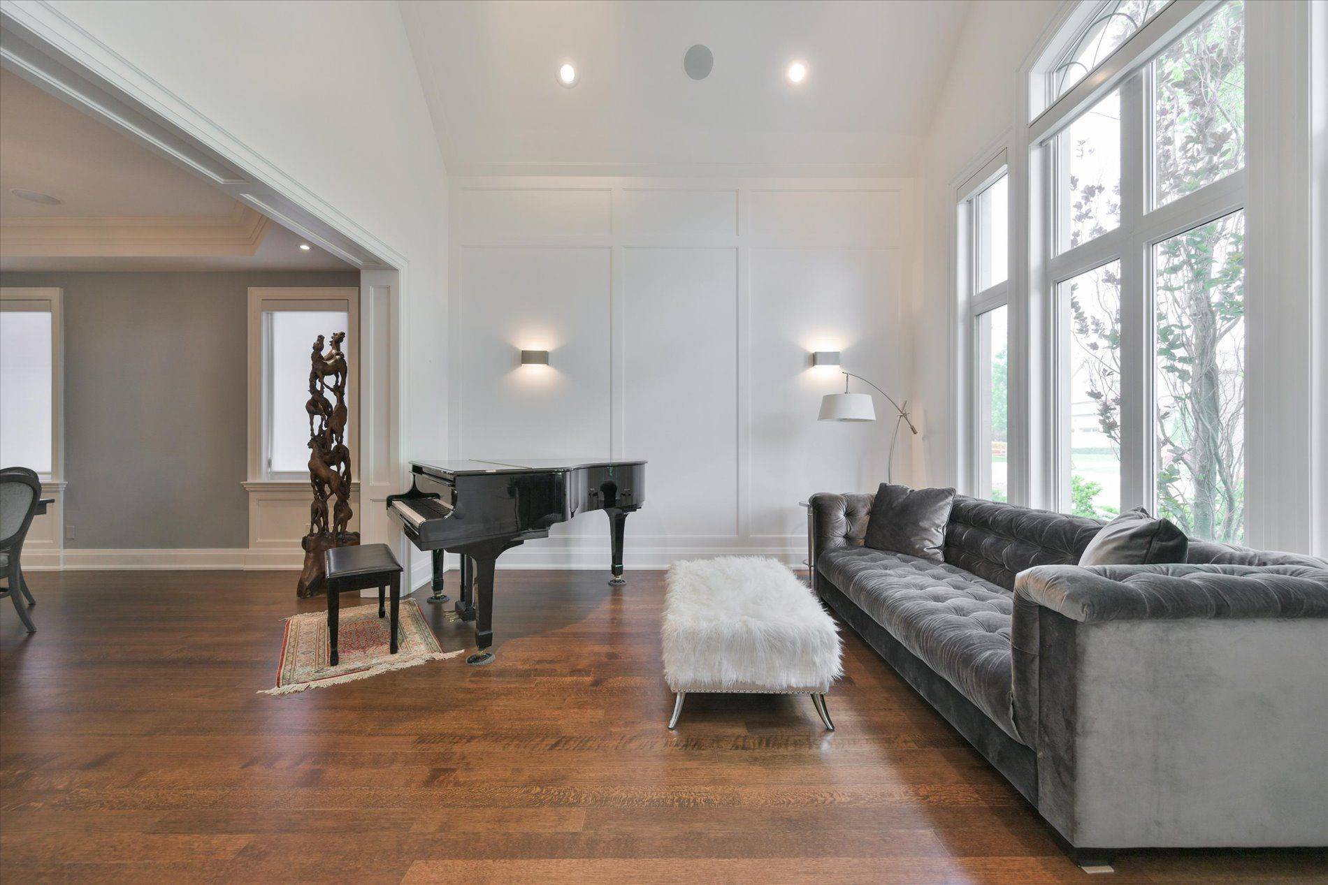 3 Cowley AVE, Toronto W08, ON M9B 2C9