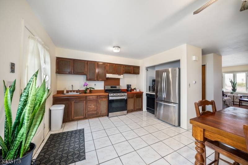 407 Market St, Perth Amboy City, NJ 08861