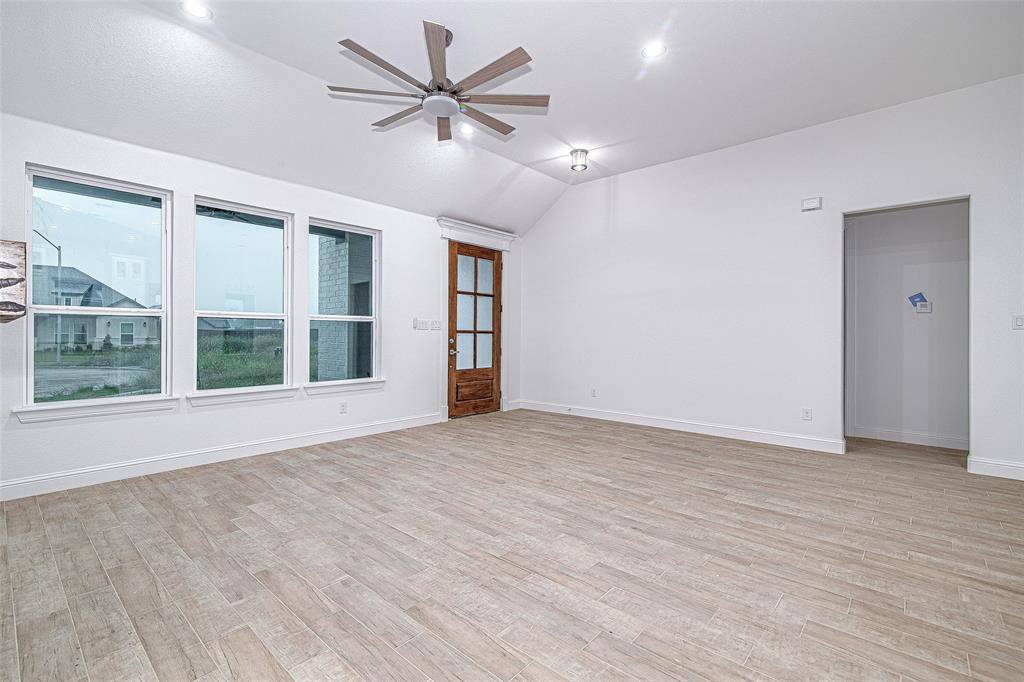 204 High Ridge Court, Godley, TX 76044