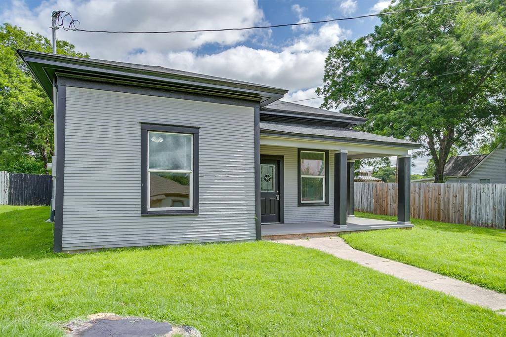 113 Throckmorton Street, Weatherford, TX 76086
