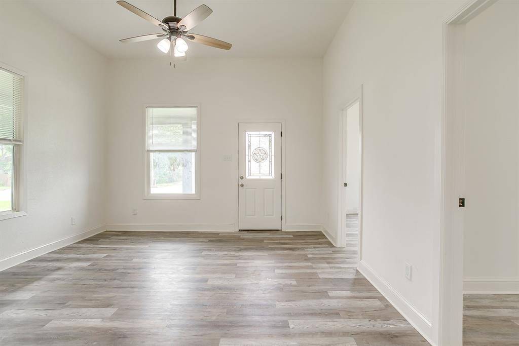 113 Throckmorton Street, Weatherford, TX 76086