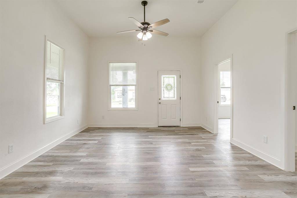 113 Throckmorton Street, Weatherford, TX 76086