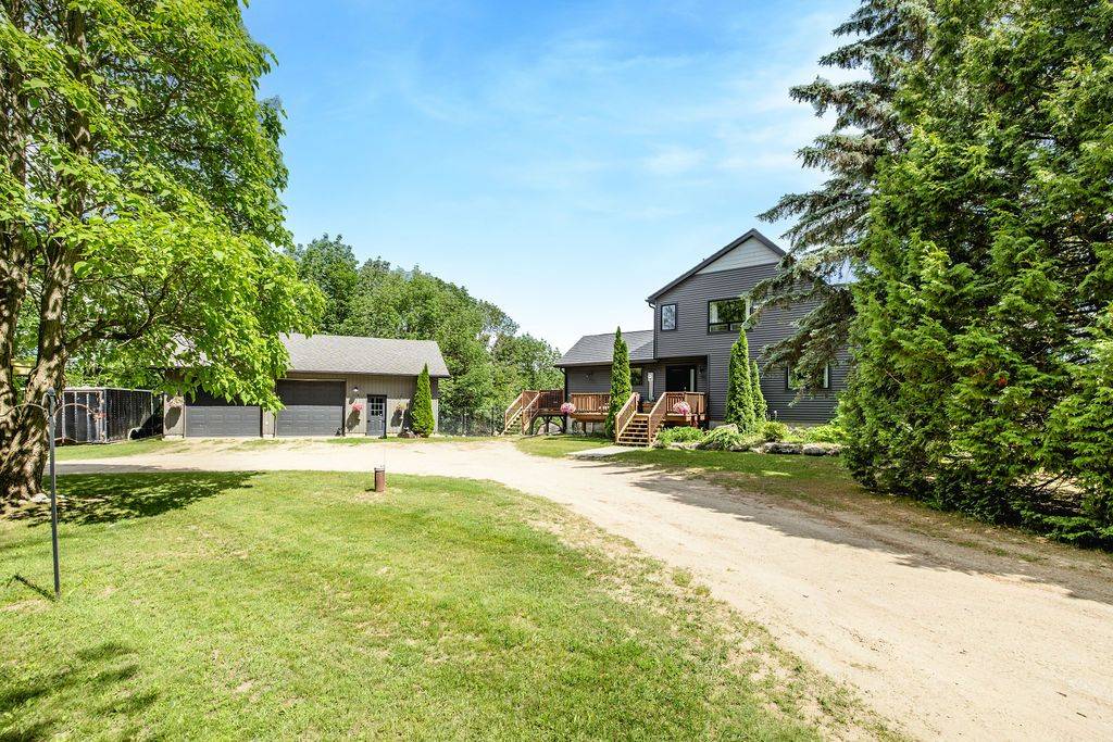 2711 Foxmead RD, Oro-medonte, ON L0K 1E0