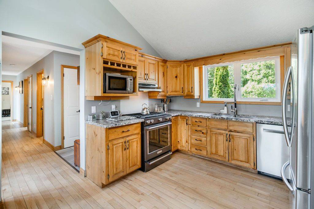 2711 Foxmead RD, Oro-medonte, ON L0K 1E0
