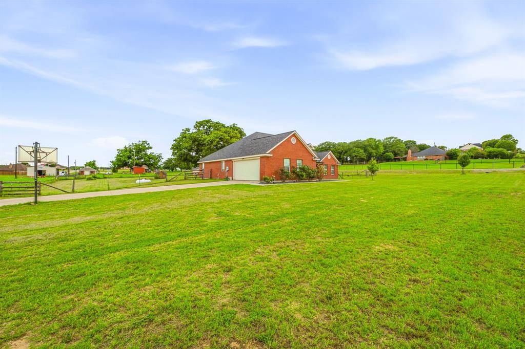 111 Adair Lane, Weatherford, TX 76088