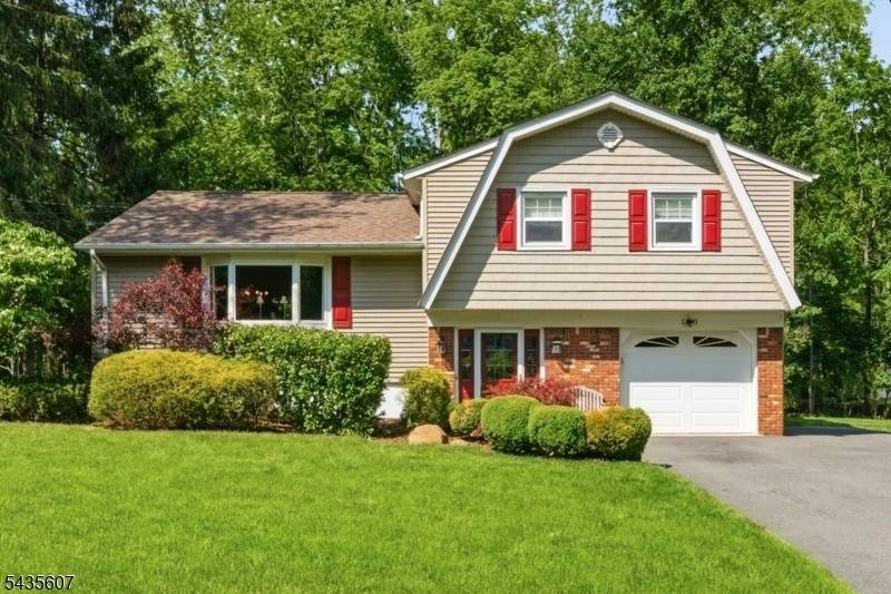 9 Jayne Ter, Ringwood Boro, NJ 07456