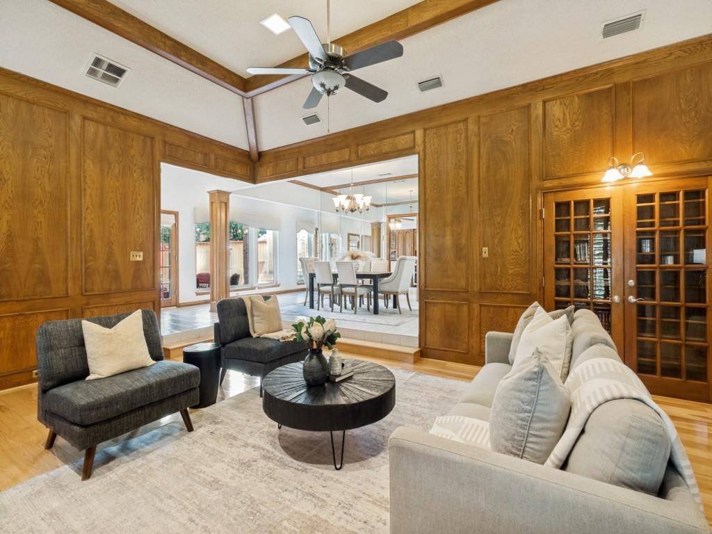 9502 Moss Haven Drive, Dallas, TX 75231