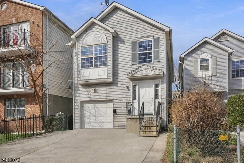 51 Demarest St, Newark City, NJ 07112