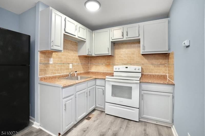 51 Demarest St, Newark City, NJ 07112