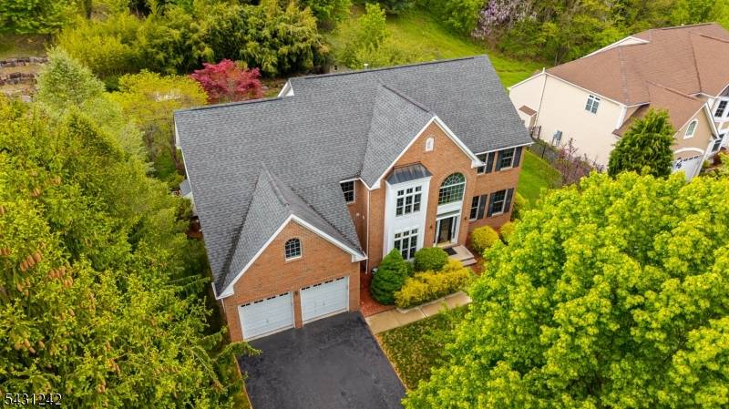 8 Overlook Dr, Riverdale Boro, NJ 07457