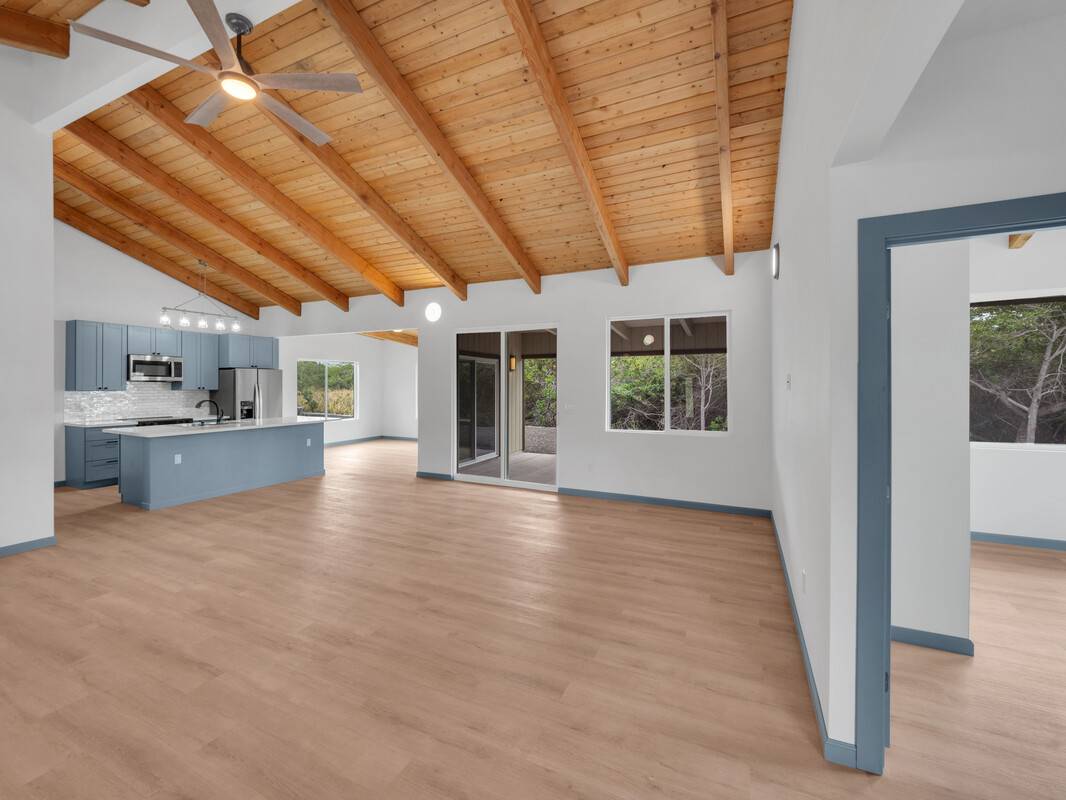 94-1679 KAULUA ST, Naalehu, HI 96772