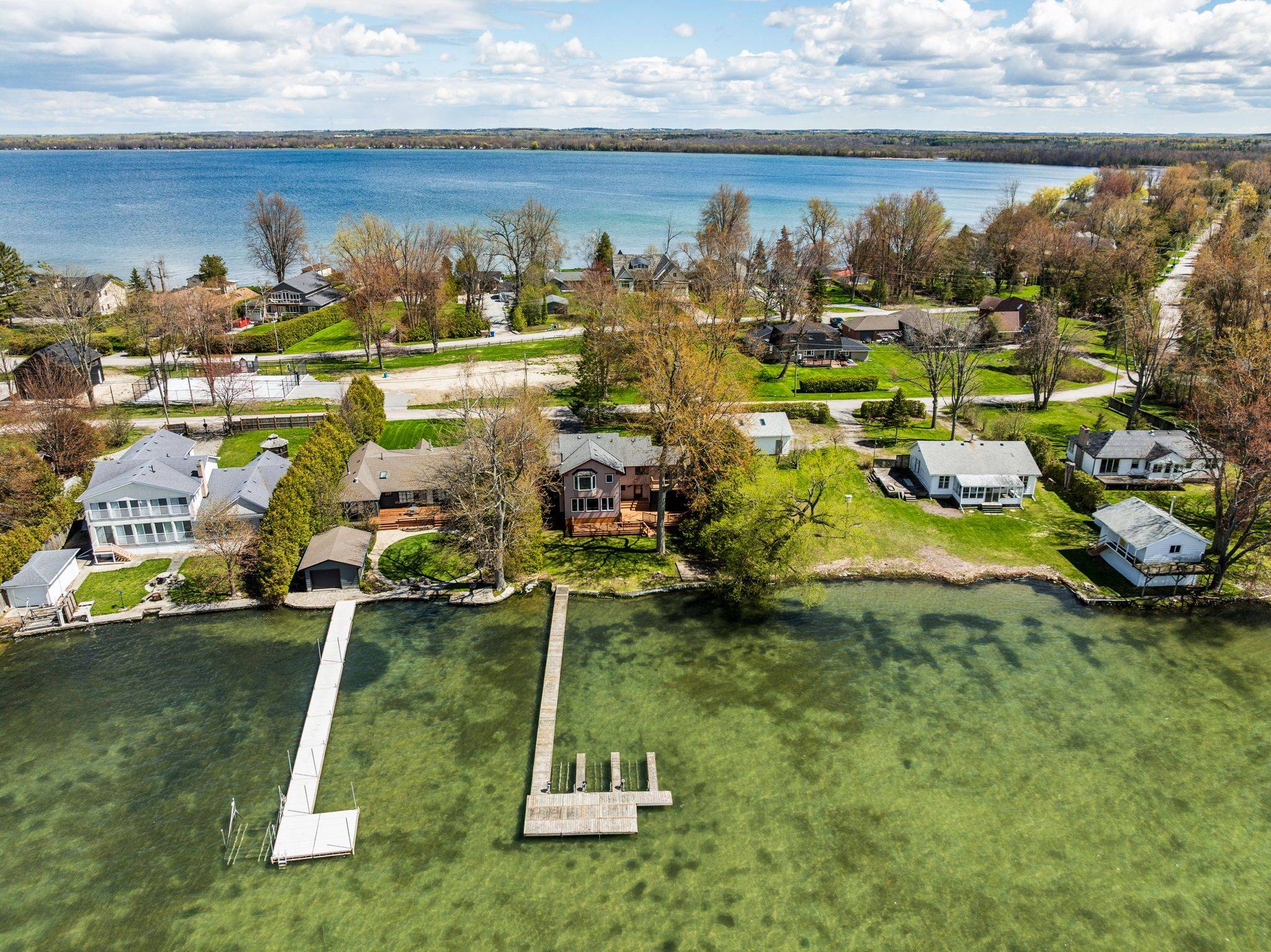 582 Duclos Point RD, Georgina, ON L0E 1N0