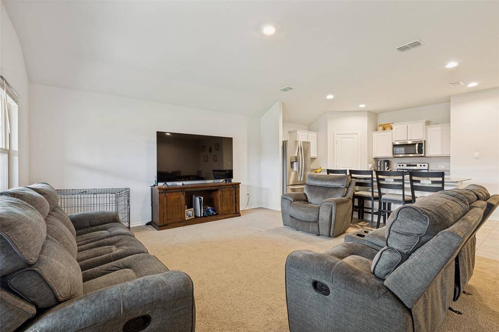 9509 Doverglen Drive, Fort Worth, TX 76131