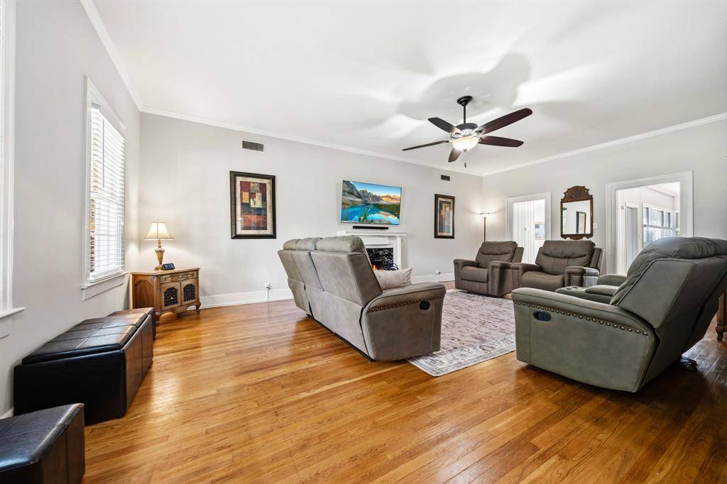 1110 E Park Drive, Hillsboro, TX 76645