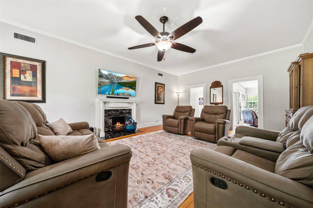 1110 E Park Drive, Hillsboro, TX 76645