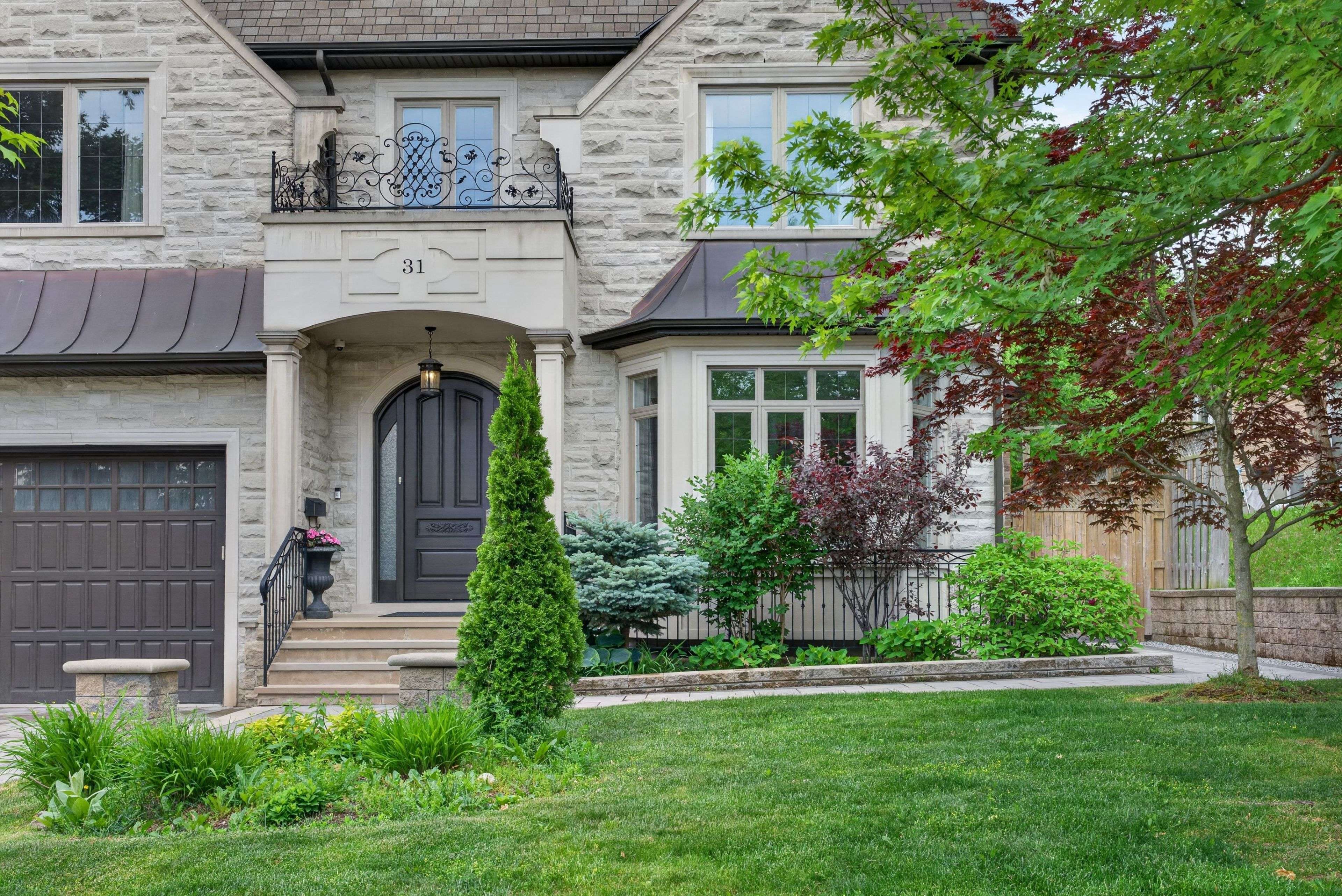 31 Caswell DR, Toronto C14, ON M2M 3M2