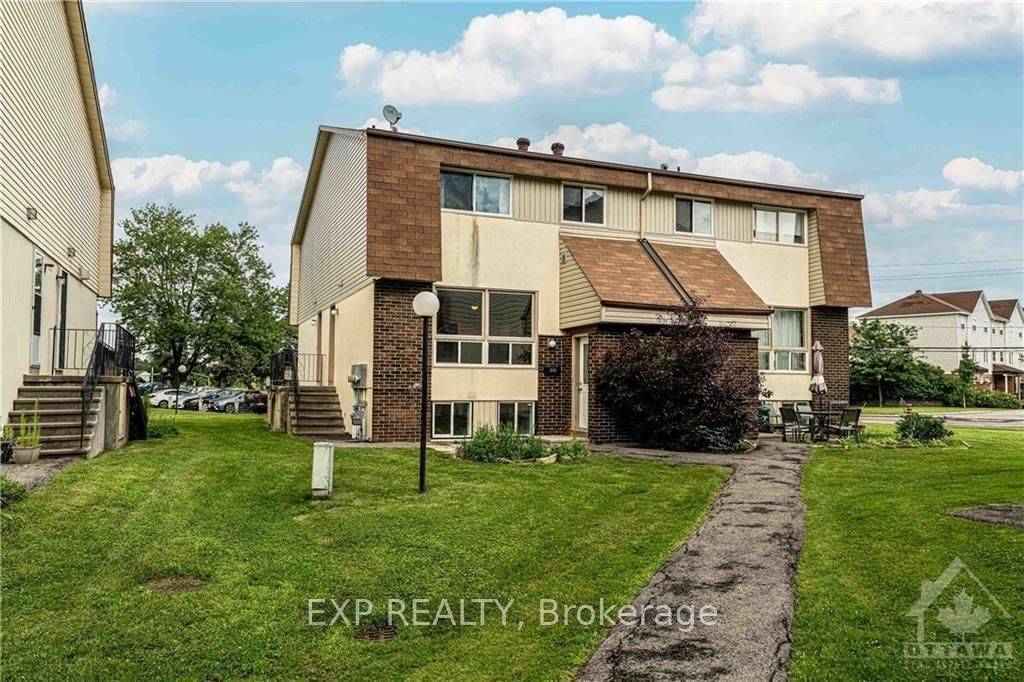 20 FORESTER CRES #C, Bells Corners And South To Fallowfield, ON K2H 8X9