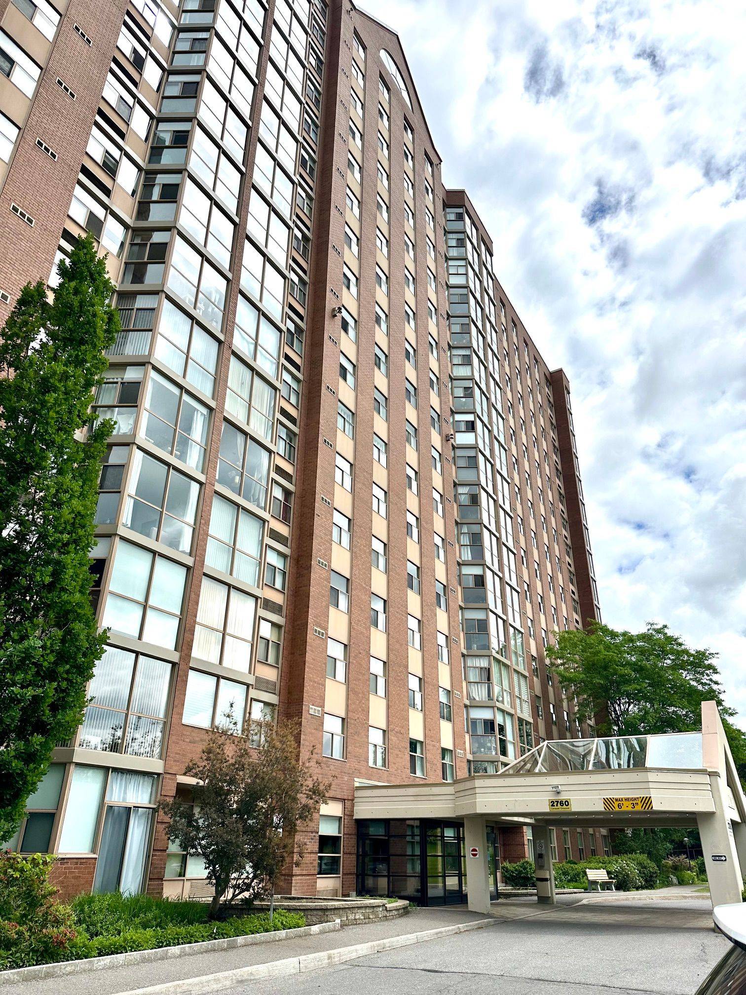 2760 Carousel CRES #210, Blossom Park - Airport And Area, ON K1T 2N4