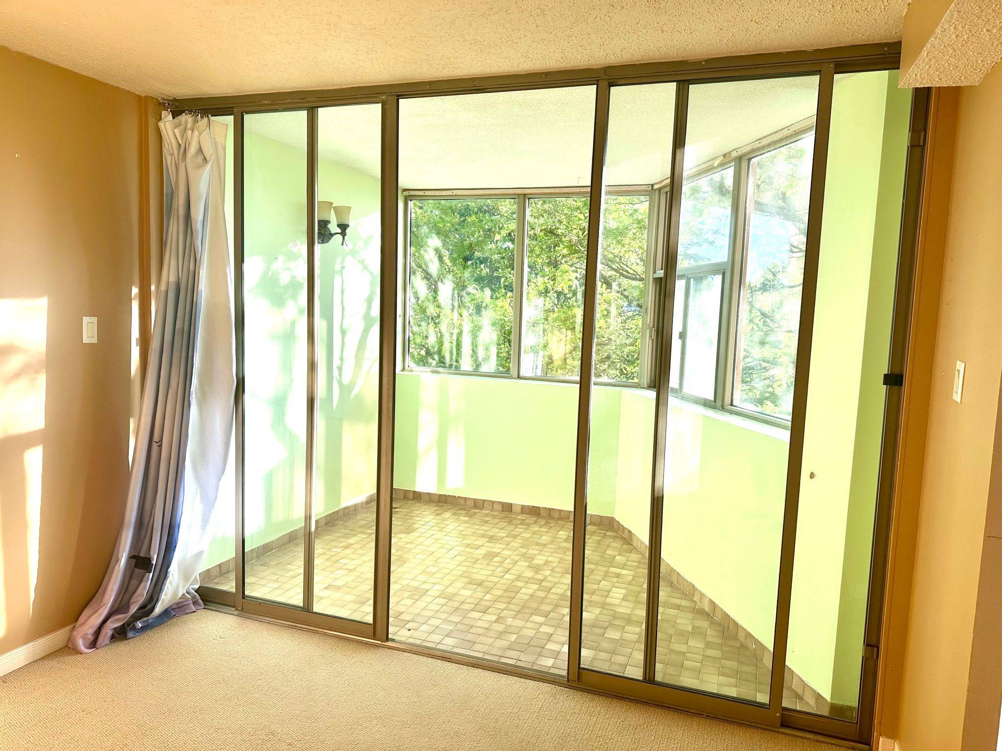 2760 Carousel CRES #210, Blossom Park - Airport And Area, ON K1T 2N4