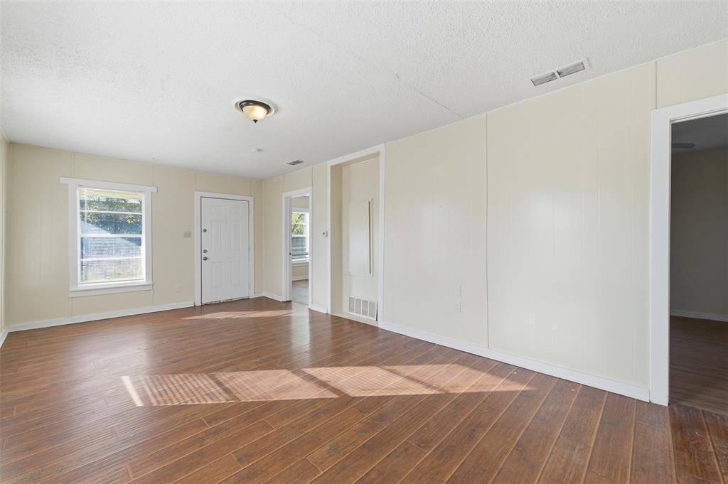 509 E 3rd Street, Lancaster, TX 75146