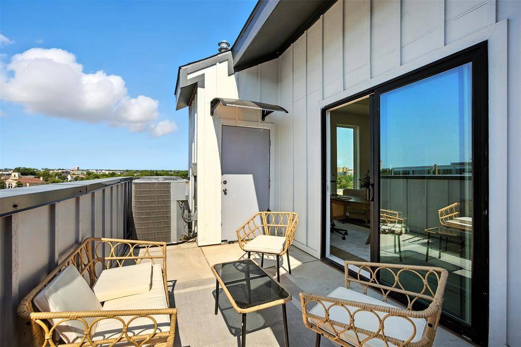 312 N Lancaster Avenue, Dallas, TX 75203