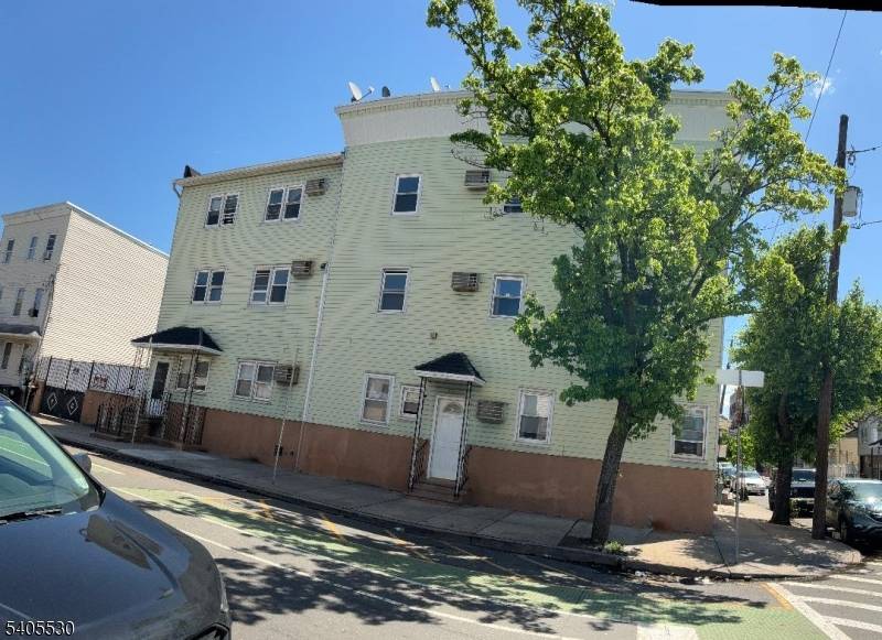 160 E Kinney St, Newark City, NJ 07105
