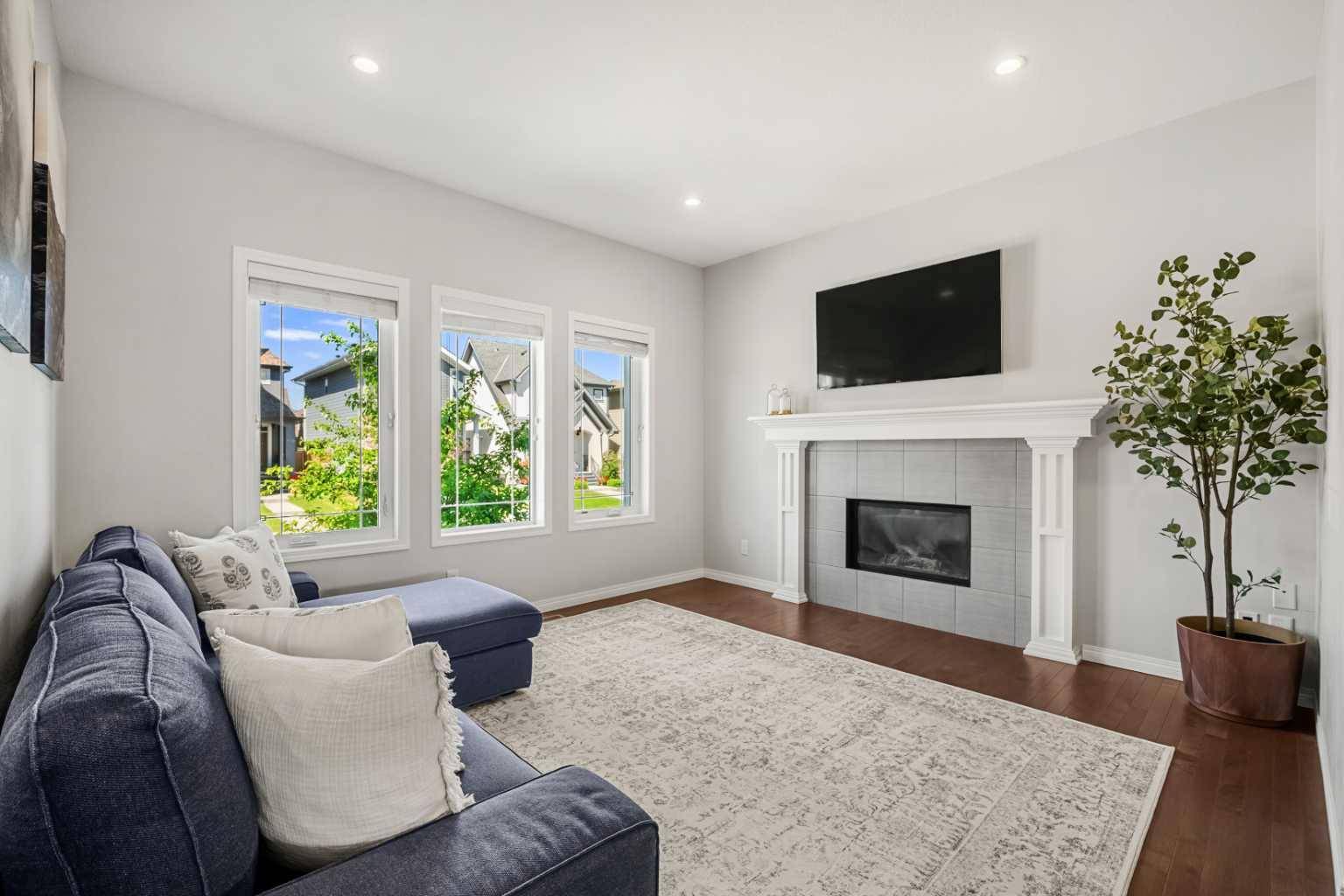 393 Marquis HTS SE, Calgary, AB T3M 2A7
