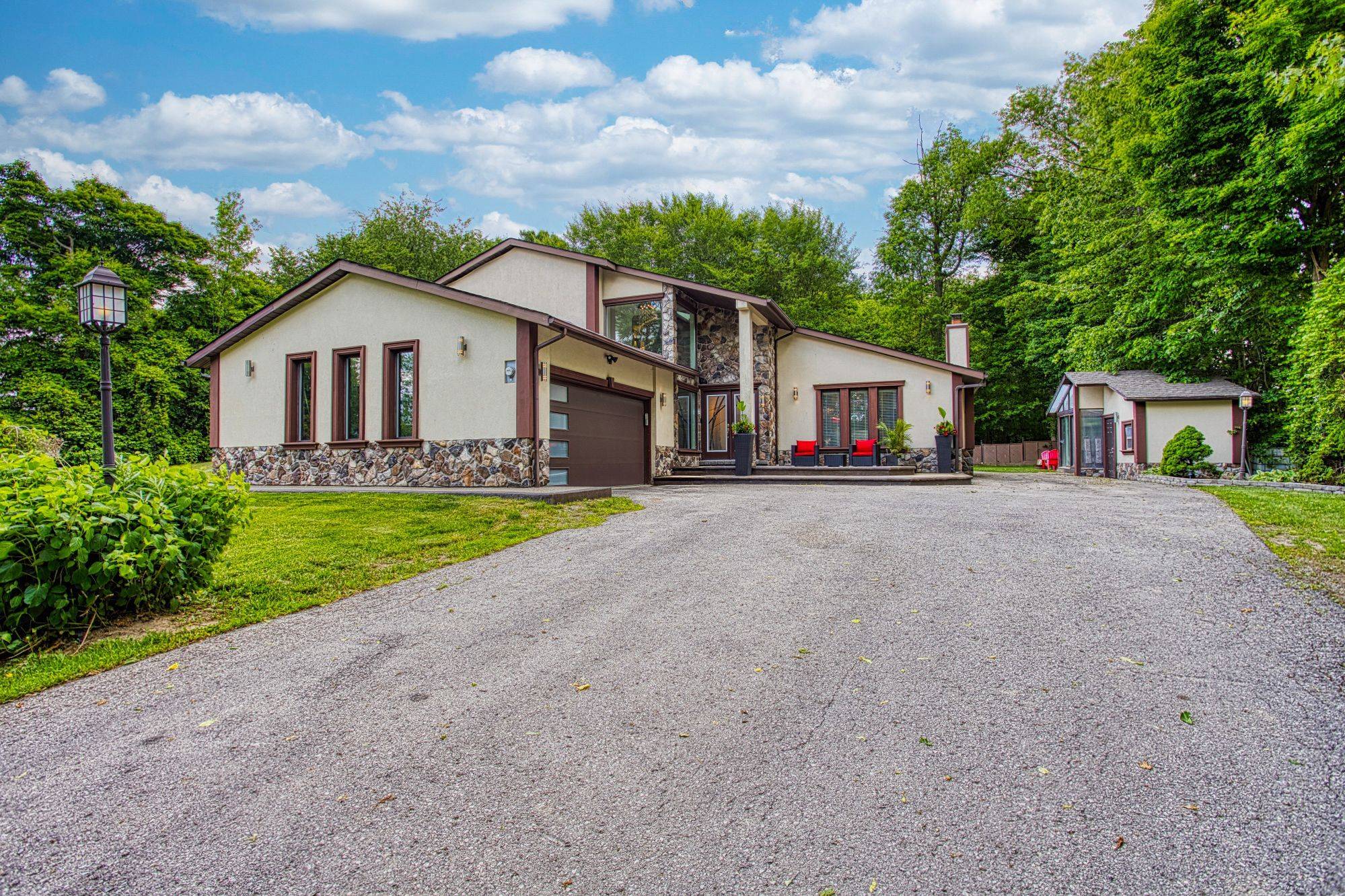 3263 Guyatt RD, Hamilton, ON L0R 1P0