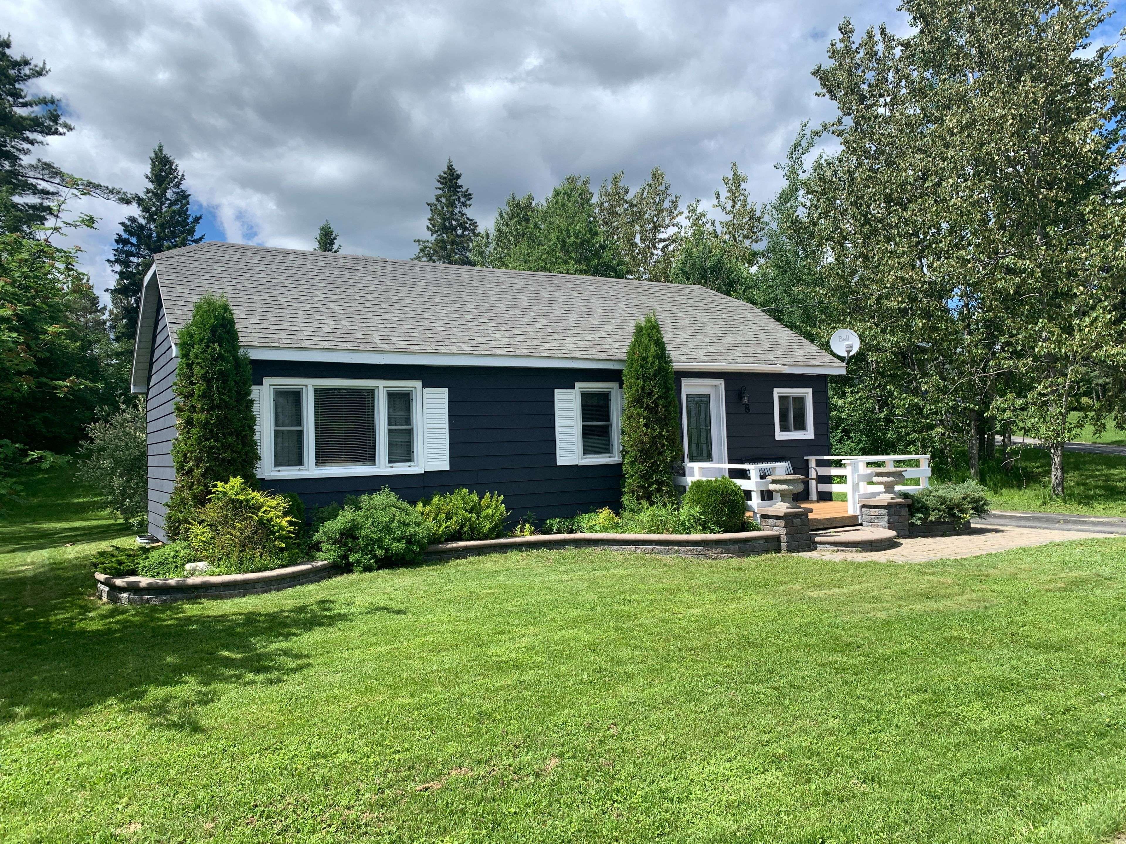 8 Park ST, Sundridge, ON P0A 1Z0