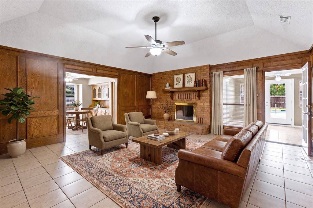 10501 Oak Creek Drive, Greenville, TX 75402