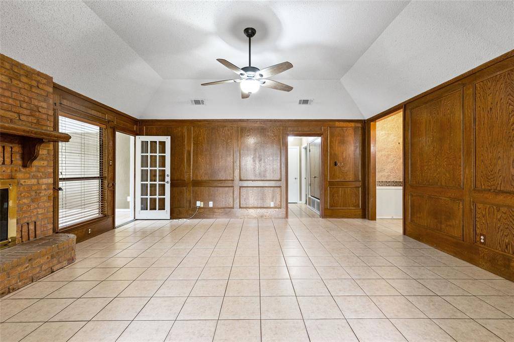 10501 Oak Creek Drive, Greenville, TX 75402