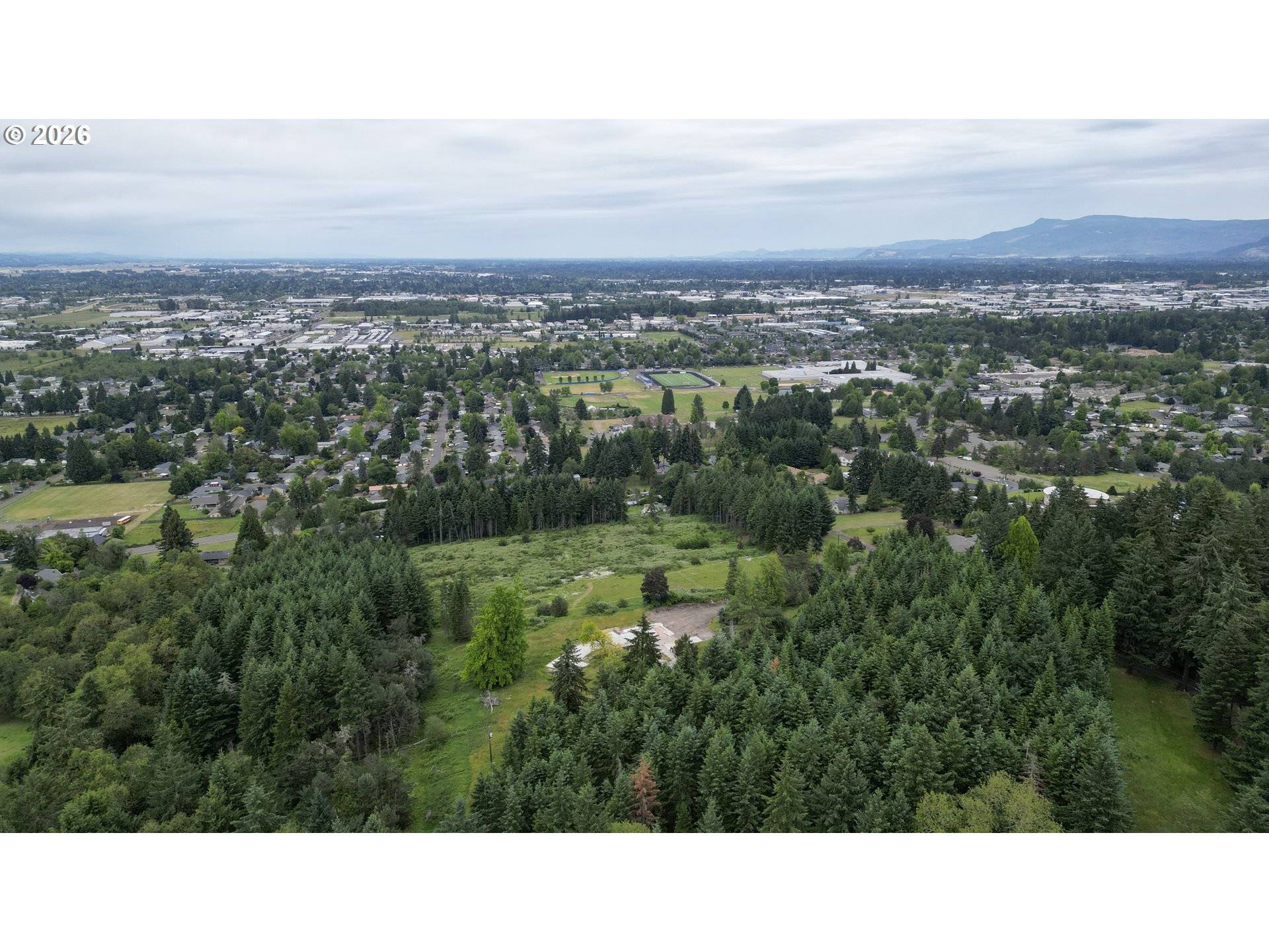 2400 S LOUIS LN, Eugene, OR 97405