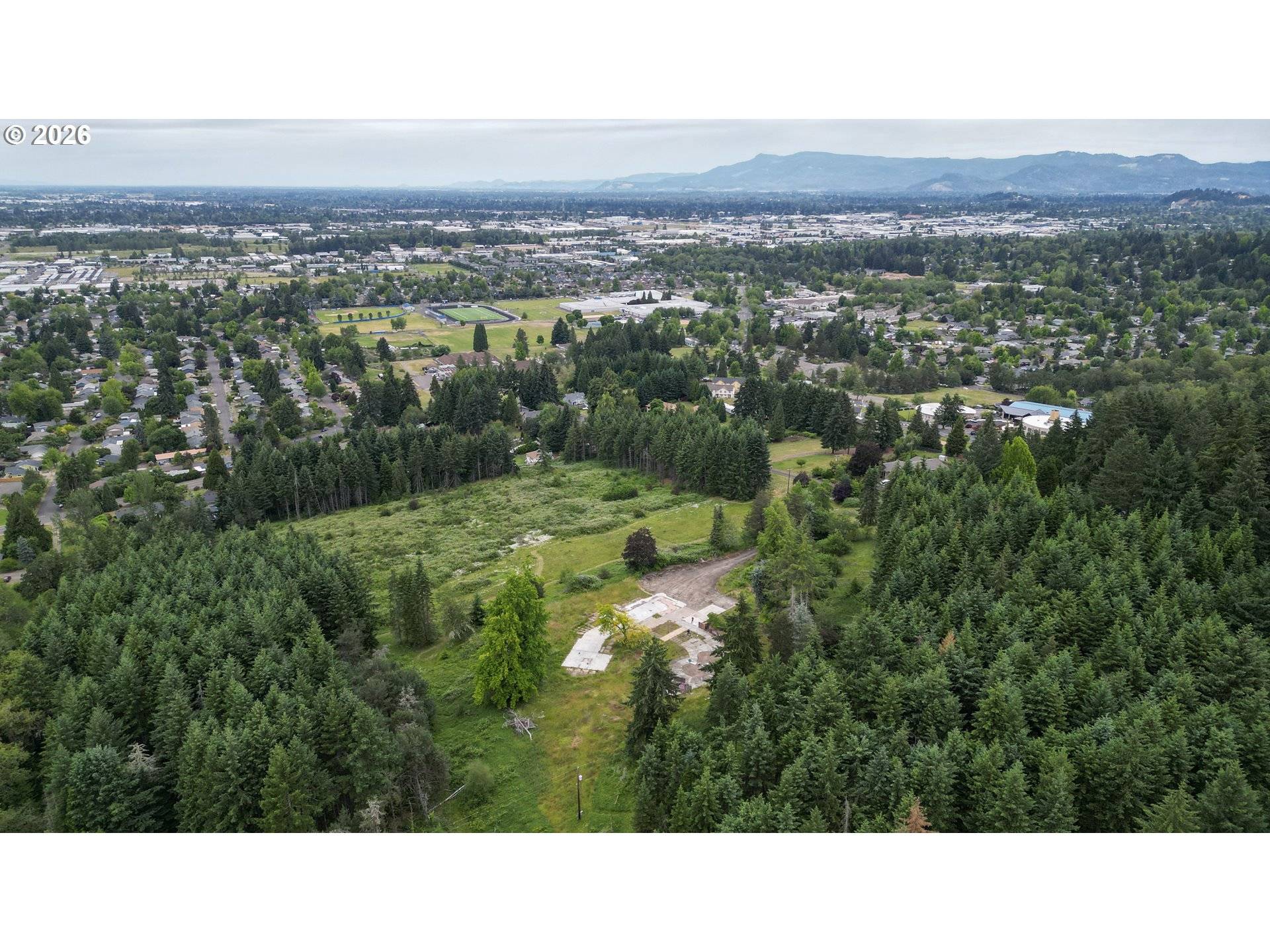2400 S LOUIS LN, Eugene, OR 97405