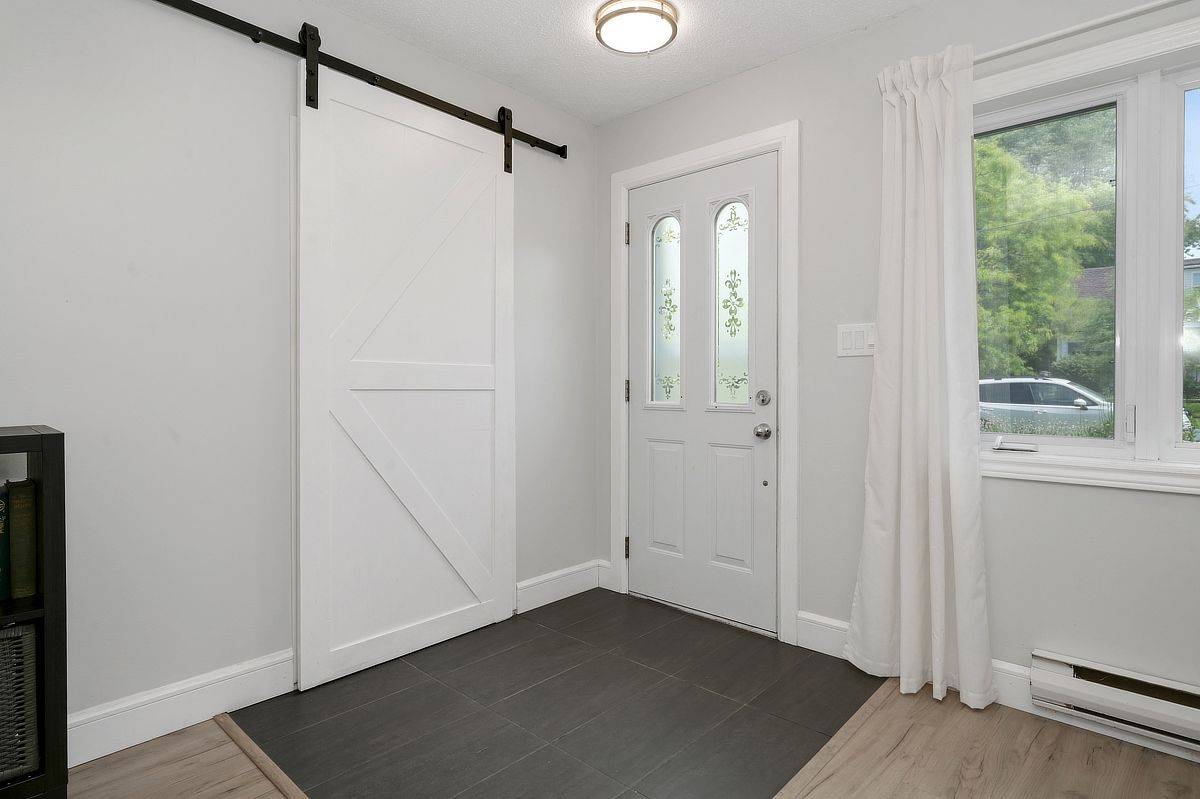74 Burland ST, Britannia - Lincoln Heights And Area, ON K2B 6K1