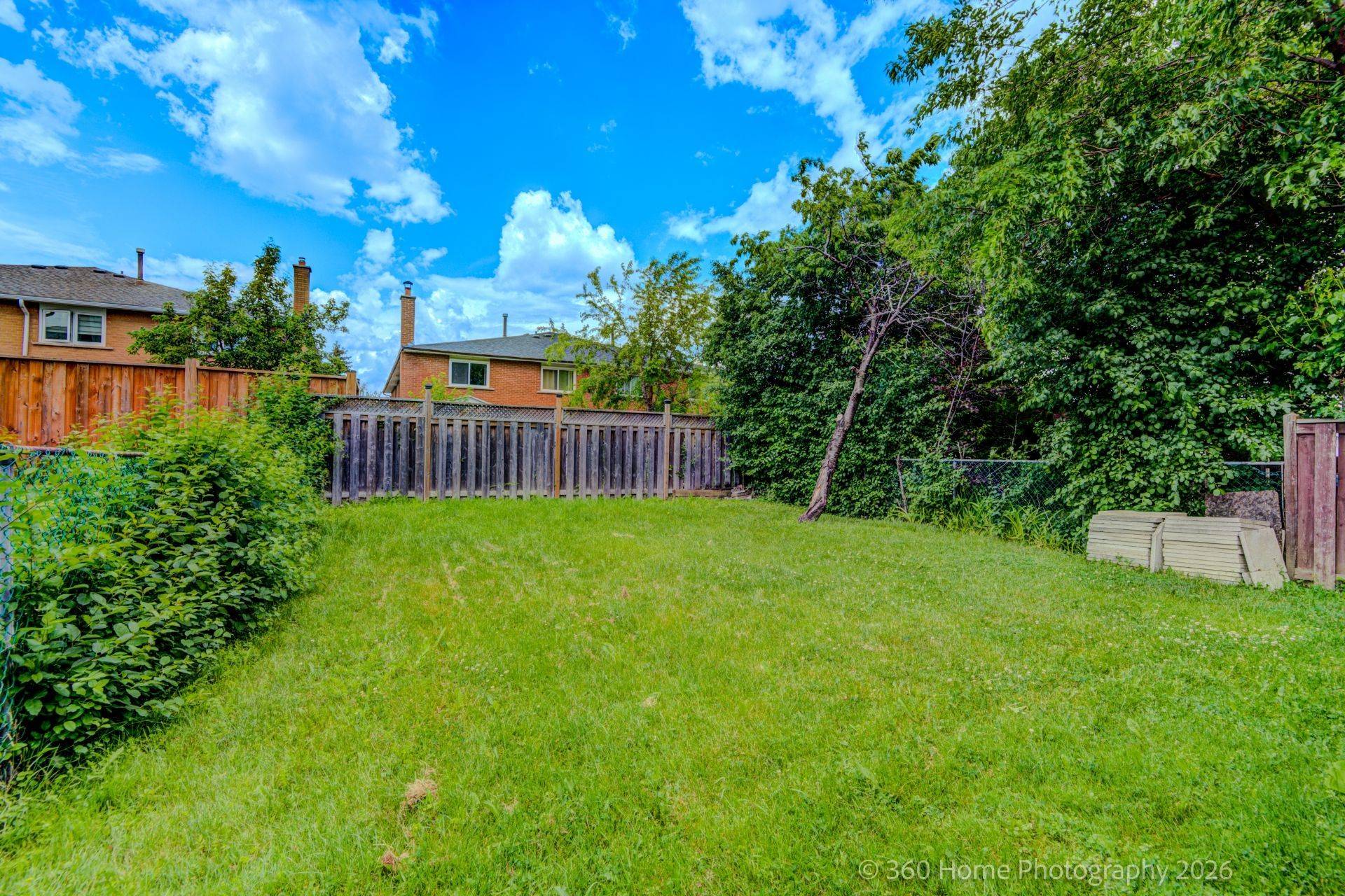 3999 Bishopstoke LN, Mississauga, ON L4Z 1H9