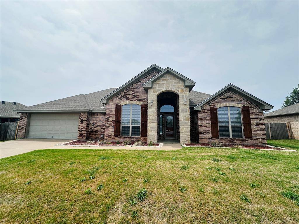 802 Wandering Court, Granbury, TX 76049