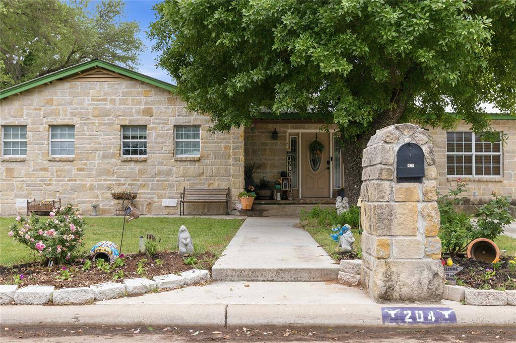 204 Sunnydale Drive, Early, TX 76802