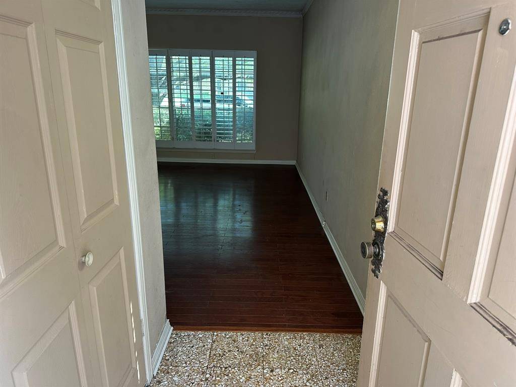 4349 Bellaire Drive S #128S, Fort Worth, TX 76109