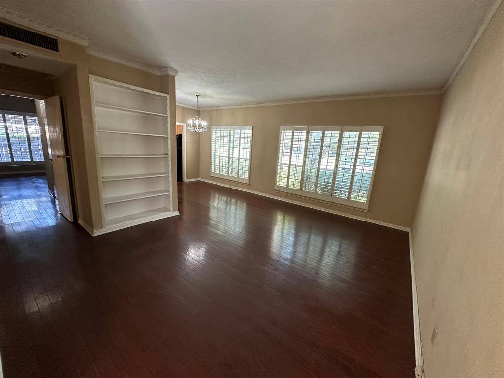 4349 Bellaire Drive S #128S, Fort Worth, TX 76109