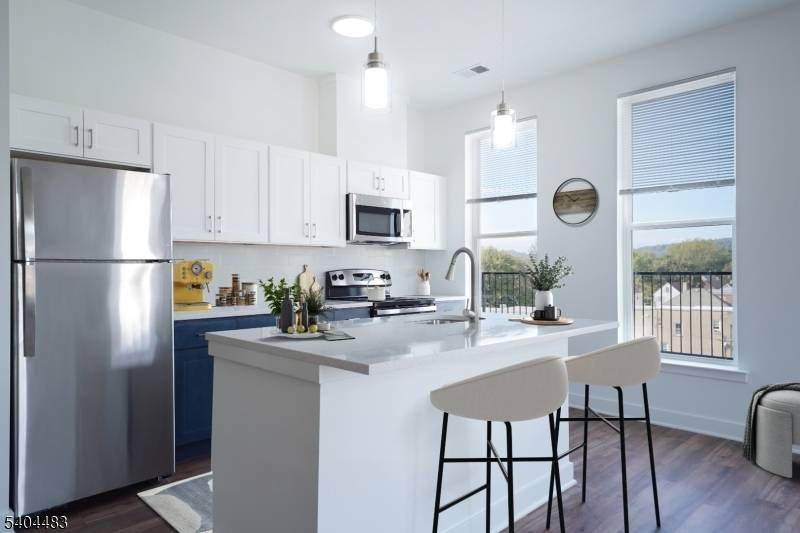 18 W Main St #406, Bound Brook Boro, NJ 08805